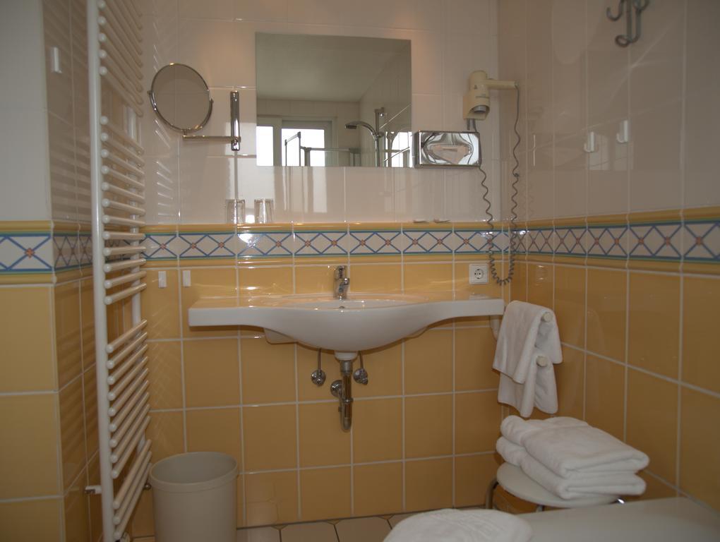 Hotel Alpenblick Garni Überlingen Szoba fotó